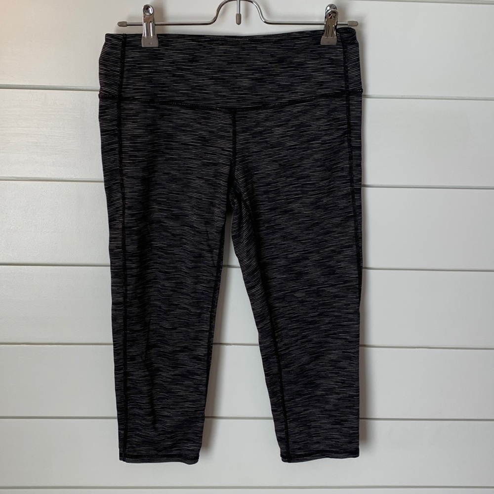 Athleta Crop Leggings- Size Medium